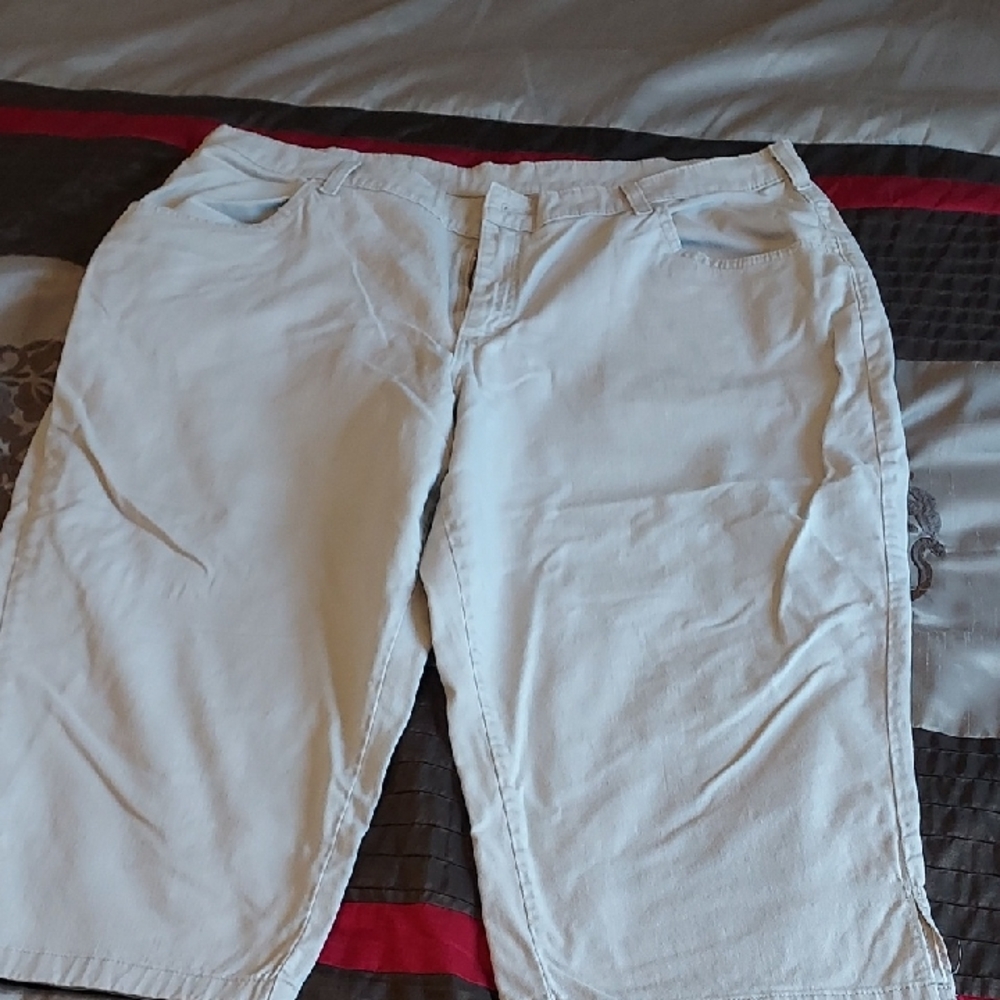 Casual Cream Capri's